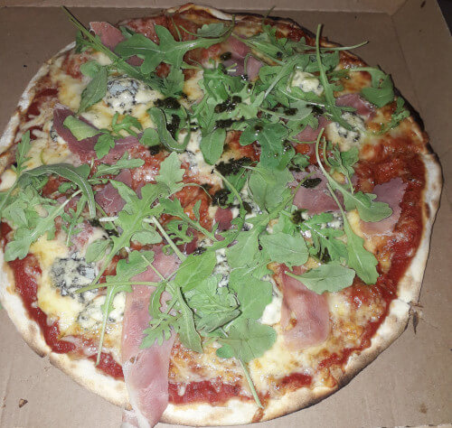 Foto van een pizza