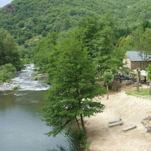 Vue sur la place du camping